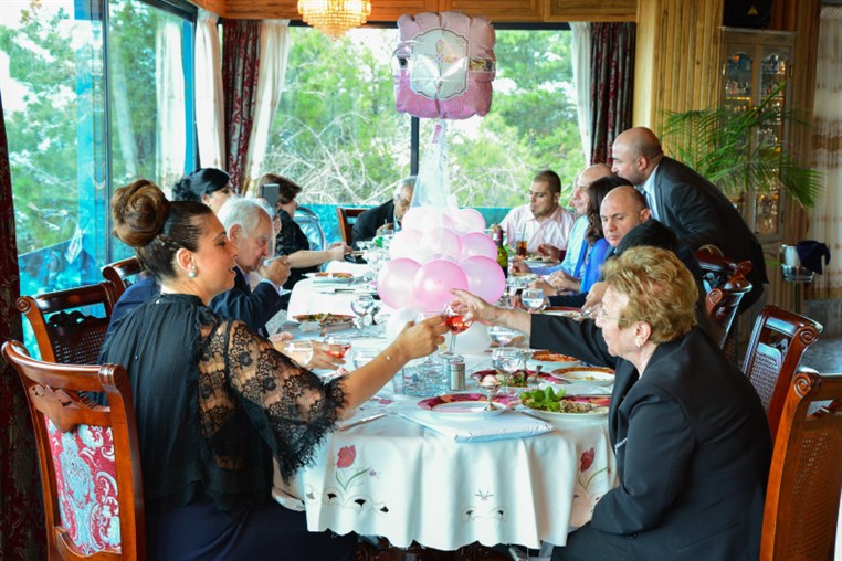 Sunday Lunch Buffet at Bay Lodge